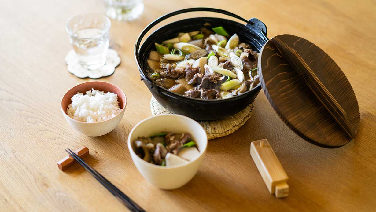 盛りだくさんの食材が一度に味わえる『芋煮』